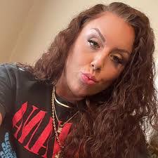 Ebonie Robinson's Instagram, Twitter & Facebook