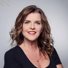 Meet Athena, our resident giant whose heart is even bigger than her paws!  💜 For four years, Athena lived a life filled with love and stability, her  person always by her side.