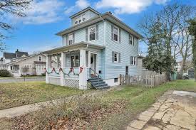 67 E Highland Ave Atlantic Highlands Nj 07716 Mls 21845604 Zillow Atlantic Highlands Zillow House Styles