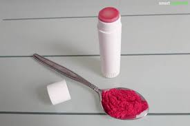 Selbst hergestellte vaseline lässt sich wunderbar als lippenbalsam für rissige lippen und als feuchtigkeitscreme für sehr trockene und rissige haut. Naturlichen Lippenstift Mit Individuellem Farbeffekt Selbst Herstellen