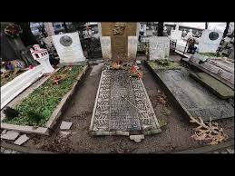 Cantareata a fost inmormantata, duminica, pe aleea artistilor din cimitirul bellu din capitala, in aplauzele a circa 200 de persoane, fani, prieteni, apropiati si membri ai familiei. Vizita In Cimitirul Bellu Locul De Veci Al Scriitorilor Si ArtiÈ™tilor NoÈ™tri Romani Youtube