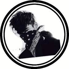 صور حسابات شباب boy photography poses boy photography beige wallpaper