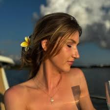 julia flick. (@julesbgilliam)