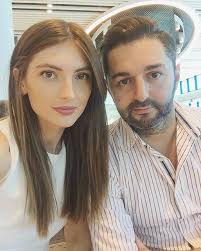 Madalin voicu este cel care a dat din casa si mai exact din viata amoroasa a lui adrian nastase. Ce SuprizÄƒ I A PregÄƒtit SoÈ›ia Lui Adrian Ursu La 4 Ani De CÄƒsnicie