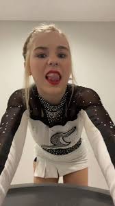 🤪💖 Via: meggyeggo (TikTok) Follow @baddiesquish for more! . . . . .  tiktok musically socialmediaqueen bellydance dance confidentforlea  teammalu sophieraiin kristenhancher babyariel macipope madimonroe  sophiadiamond zoelaverne thailiian ...