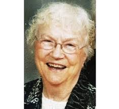 Deanna Mcleod's Instagram, Twitter & Facebook