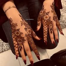 H E N N A L I S H A On Instagram Reposted From Nurahshenna Regrann Henna Tattoo Designs Finger Henna Designs Henna Tattoo Hand