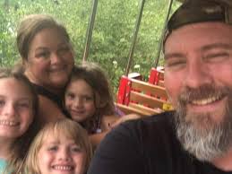 Fundraiser for Amy Thomas by Monica Schurig : Help the Thomas family  recover from the flood!