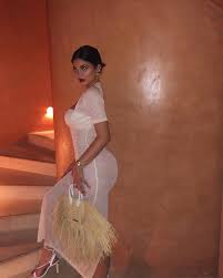 Pose tante dgn baju tembus pandang. Bergaya Dengan Gaun Transparan Kylie Jenner Gak Pakai Underwear Skanaa
