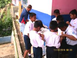 Pencanangan bank sampah sekolah di kota bengkulu tahun 2014 ini, diharapkan menjadi momentum pelaksanaan pengelolaan persampahan agar dapat tersebar lebih luas melalui proses pembelajaran dan berdampak jauh kedepan pada masa yang akan datang. Smpn 2 Garawangi Kembangkan Bank Sampah Pemerintah Kabupaten Kuningan