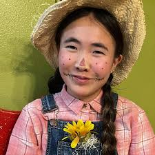 👀 Look what I found at the pumpkin patch? Way too CUTE to scare a 🐦‍⬛—so  I brought her home to stay with us! #halloween #addiegracejulian #adorbs