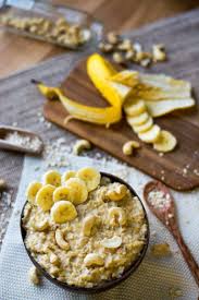 Porridge Mit Banane Und Cashewmus Dinkel Beeren Rezept Porridge Lebensmittel Essen Vegane Rezepte Fruhstuck