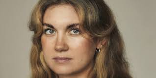 Elin, 32, debuterar med bok om sorg: "Borde vara livrädd"