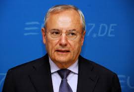 Image of PETER ZAPF OF SIEMENS MOBILE PHONES USES A PROTOTYPE OF