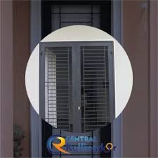 Kreasindoco mendapatkan kepercayaan lagi pembuatan pintu pagar besi lipat dengan bahan rangka hollow dan plat perforated oleh. Pintu Besi Minimalis Modern Jakarta Terbaru Central Rolling Door