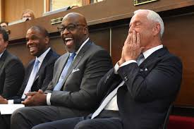 Frontrunner appears to be assistant hubert davis but ad bubba cunningham is doing due diligence with all @unc_basketball possible candidates as well as outside unc's family. Xlzyiuy7nqvk7m