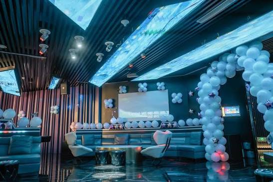 Looking for a grand venue for your next big event? Experience premium KTV  in our Grand Villa room at Nine KTV!! 🥳 For only Php20,000 consumable on  food and drinks, gather up