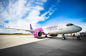 Wizzair lanseaza 6 zboruri noi din iasi: Wizz Air Van Eindhoven Naar Larnaca Piloot Vliegtuig