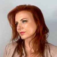 Jennie Bates's Instagram, Twitter & Facebook