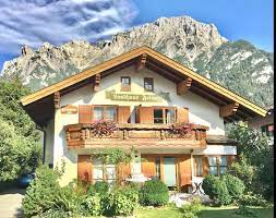 Zweite wohnung für weitere 2 personen zubuchbar. Fewo Flori 2 Wohnung Mittenwald