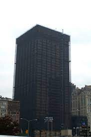 More than six years after 9/11, the toxic shell of the deutsche bank building remains standing. Deutsche Bank Building Manhattan 1974 Structurae