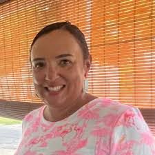 Jennifer Peake's Instagram, Twitter & Facebook