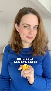 Вроде бы знаешь слова. Но нужных в моменте не хватает. То не можешь описать  ситуацию, то не можешь выразить эмоцию, то объясняешь всё какими-то  обходными путями., Это нормально. У большинства так., ...