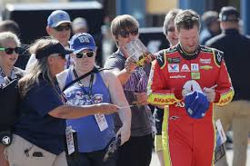 The monster energy cup series drivers' first action of the year comes on saturday, feb. Dale Earnhardt Jr Wins 2017 Nascar Most Popular Driver Award Sbnation Com