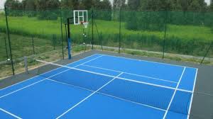 Ungewöhnlicher gast an der seitenlinie: Planetteamsport Kleinfeld Tennisplatz Mit Bodenbelag Netz 14x8m