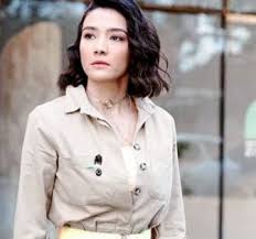 Her Yerde Sen Selin Bej Tulum Her Yerde Sen Selin Sari Bluz Her Yerde Sen Selin Sari Kemer Ve Her Yerde Sen Selin Kolye Dizi Ve Moda Moda Stilleri Moda Kadin