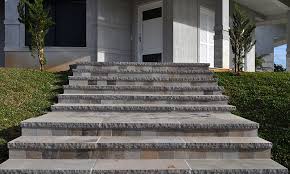 Außentreppe neu belegen mit granitplatten. Treppen Fliesen Thomas