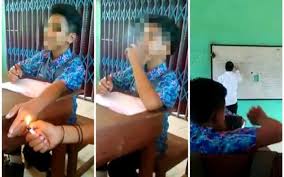 Koleksi gambar animasi guru sedang mengajar kantor meme. Video Viral Siswa Merokok Di Kelas Saat Pak Guru Mengajar Jpnn Com