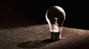 Le Imprese italiane hanno pagato l'elettricità quasi il 10% in più rispetto alla media Ue
