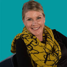 Lisa Slack's Instagram, Twitter & Facebook