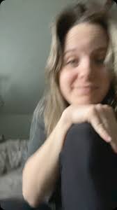 Ma dernière journée de 2024!, Bonne année gang 🥳!, Je vous recommande à  100% le podcast de @vanpailong : L’école de la vie. Le magnifique épisode  Passage vers 2025! 🤍