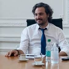 El jefe de gabinete, santiago cafiero, calificó al sector de la oposición que pide informes sobre la negociación con el laboratorio pfizer por la adquisición de vacunas contra el coronavirus como visitadores médicos. Titulo De Cronica Santiago Cafiero El Delincuente No Es Delincuente Porque Es Pobre