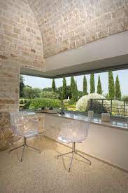 La Villa Di Un Chirurgo In Puglia A Martina Franca Conserva L Antica Struttura Valorizzata Da Interior Design Per La Casa Progetto Casa Esterni Casa Moderni