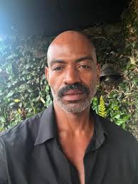 EP 131: FROM ACTOR TO CREATIVE STYLING GURU WITH RONALD CARTER