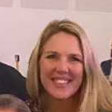 Sara Dowell's Instagram, Twitter & Facebook