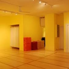 Chic upper west side location near lincoln center and central park. Upper West Side Yoga And Wellness New York Ny Yogawalls