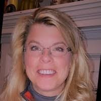 Roxanne Loomis's Instagram, Twitter & Facebook