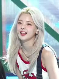 Lia Tout Court Blonde