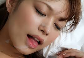 顔射】嬉しそうな表情でザーメンを顔面で受けとめてる画像40枚 | エロログZ