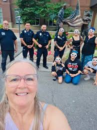 SaturdaySelfie with community members Jaye and friends! 😊 Safety is a team  effort…neighbors, officers, and a caring community all working together.  Thank you, Grand Junction, for being such a wonderful place to