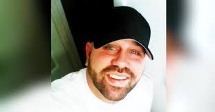 Laura Ard's Instagram, Twitter & Facebook