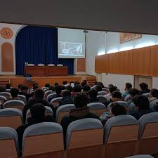 Charla en el Colegio los Sagrados Corazones de Miranda de Ebro. – Colegio  Oficial de Aparejadores y Arquitectos Técnicos de Burgos