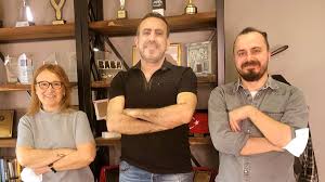 Baby turco yöneticilerinin ve reklam ajansının ev sahipliğinde düzenlenen davette, yeni reklam filminin tanıtım yüzü olan ünlü sanatçı haluk levent de hazır bulundu. Birlik Sendikasi On Twitter Sendikamiz Ve Haluk Levent Isbirligiyle Gerceklestirecegimiz Projenin Ilk Gorusmesini Yaptik Haluklevent Onumuzdeki Gunlerde Elde Edecegi Reklam Gelirini Sendikamiza Uye Olan Ihtiyac Sahibi Muzik Emekcileriyle