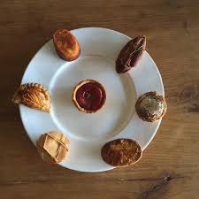 Pin Su Petit Four