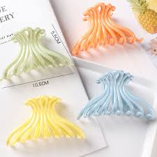 They don't look like they'd hold much more hair than any other clip, but the triangle shape of them means that they can open wider and hold more hair and still manage to claw in without being able to close all the way. Hc252a Custom Colors Candy Color Large Hair Claws Clips For Thick Hair Big Hair Claw Clamps For Girls Ladies Buy Decorative Hair Claw Clips Large Korean Plastic Hair Claw Clip For Woman Plastic
