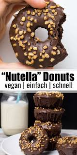 Diese Veganen Schoko Donuts Mit Haselnuss Krokant Sind Ein Absoluter Traum Es Sind Sozusagen Nutella Donuts Mehr Leckere Vegane Rezepte Vegane Donuts Vegan